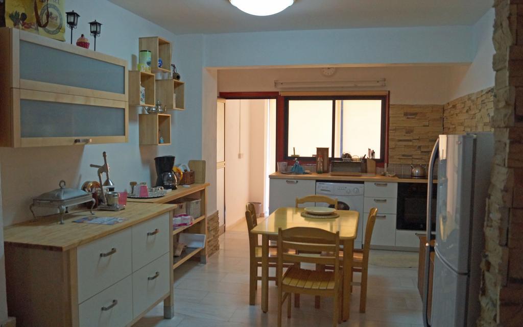 Destalo Court Larnaca Apartment Номер фото