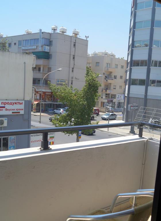 Destalo Court Larnaca Apartment Екстер'єр фото
