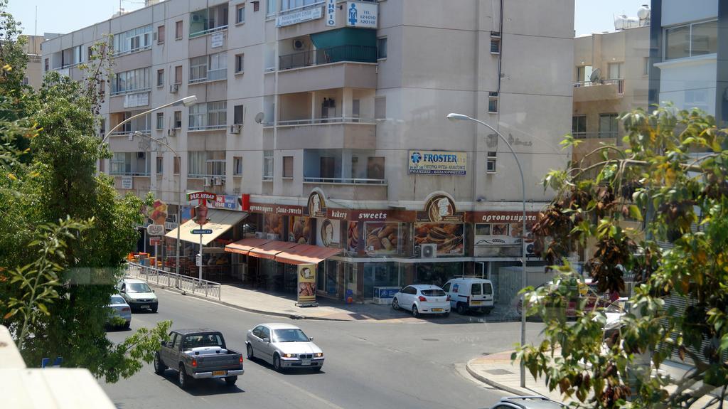 Destalo Court Larnaca Apartment Екстер'єр фото