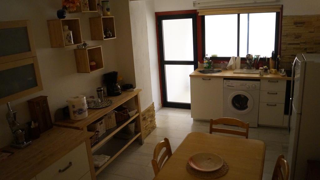 Destalo Court Larnaca Apartment Екстер'єр фото